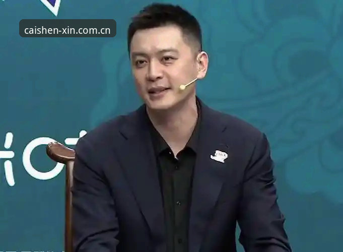 杨鸣说C罗压力大，世界杯前锋集体爆发背后藏着什么牌局逻辑？